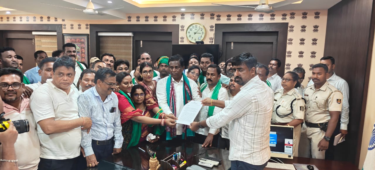 ବ୍ରହ୍ମଗିରି ନିର୍ବାଚନ ମଣ୍ଡଳୀ ବ୍ରହ୍ମଗିରି ଏବଂ ପୁରୀ ସଦର ବ୍ଲକ ଚାଷୀକୁଳ ପକ୍ଷରୁ ବିଶାଳ ଚାଷୀ ଆନ୍ଦୋଳନ ଅନୁଷ୍ଠିତ ହୋଇଯାଇଅଛି। 