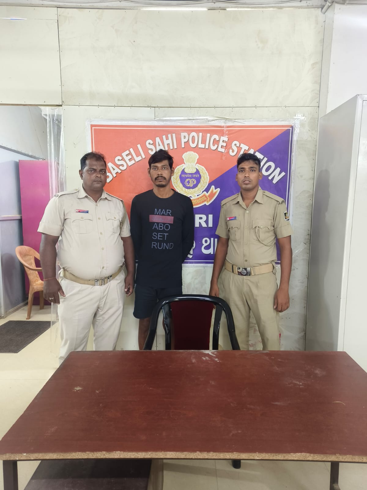 ଦେଶୀ ମଦ କାରବାର ଅଭିଯୋଗରେ ଜଣେ ଗିରଫ 