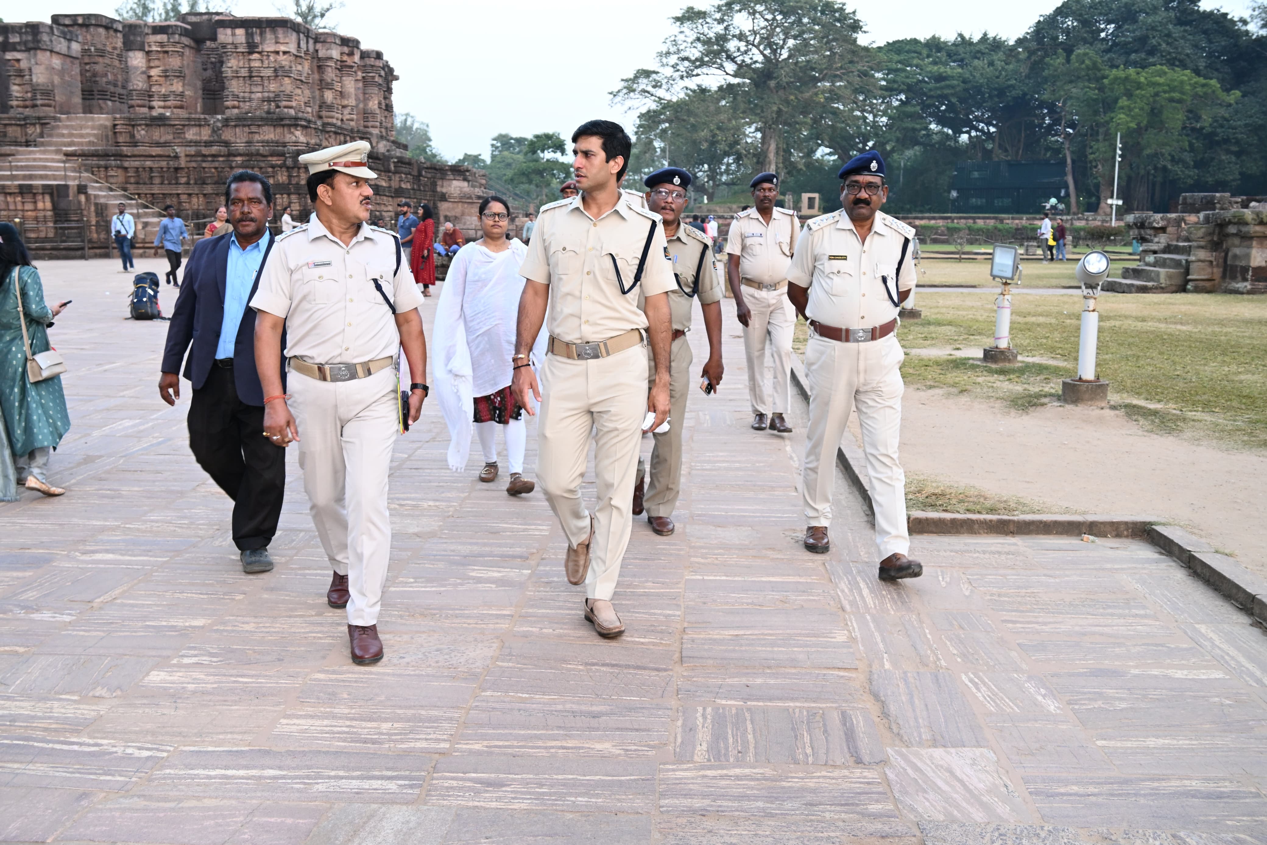 ଏସପିଙ୍କ ଦ୍ୱାରା କୋଣାର୍କ ଉତ୍ସବ  ୨୦୨୫ ପାଇଁ ସୁରକ୍ଷା ବ୍ୟବସ୍ଥାର ସମୀକ୍ଷା 