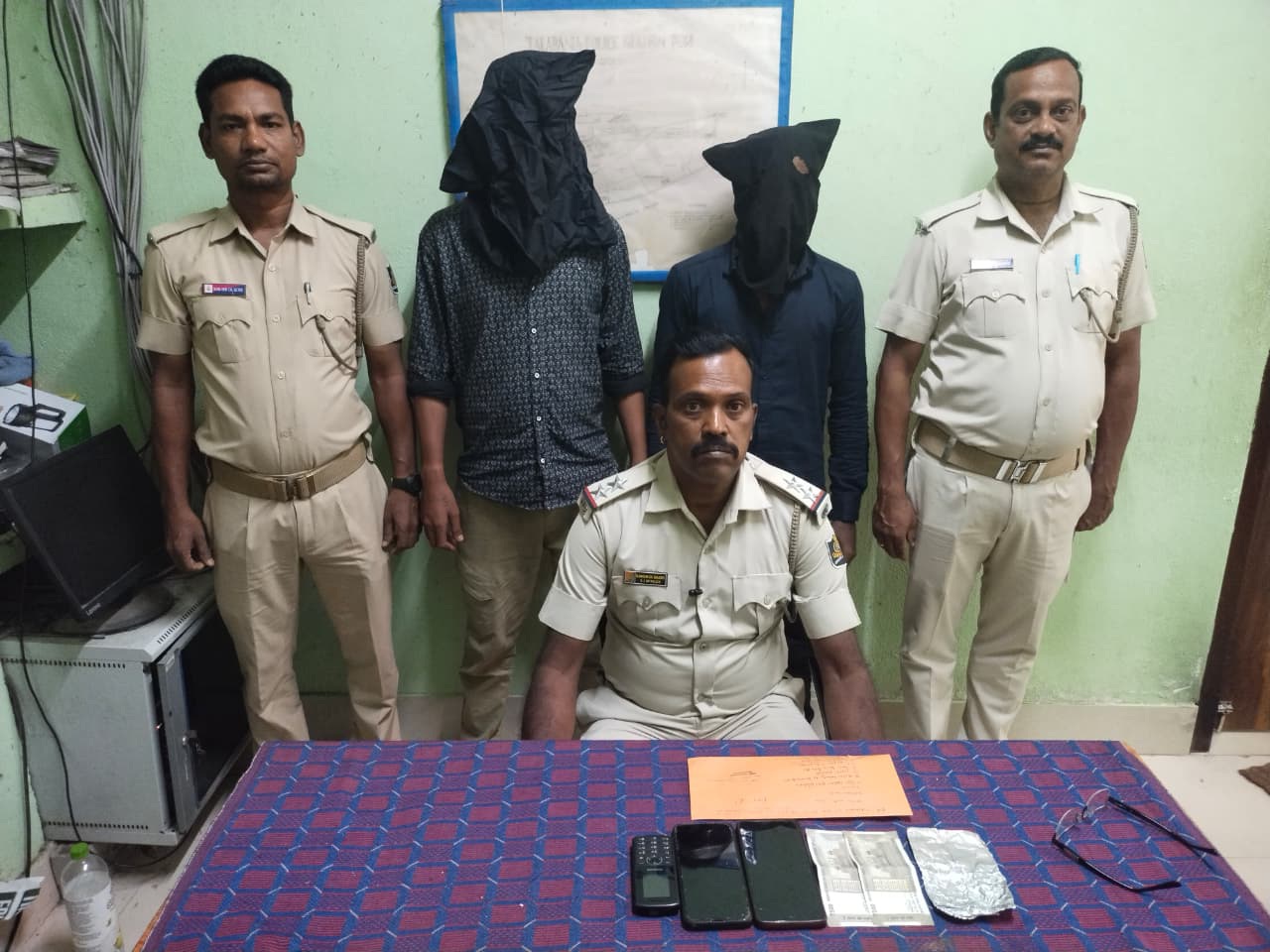 ୨ ବ୍ରାଉନ ସୁଗାର ବେପାରୀ ଗିରଫ, ୮. ୬ଗ୍ରାମ ବ୍ରାଉନ ସୁଗାର ଜବତ 