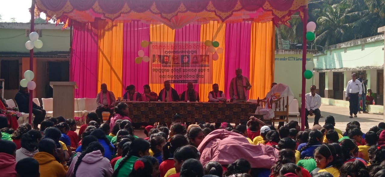 ମହାପୁରୁଷଙ୍କ ପ୍ରତିମୂର୍ତ୍ତି ଉନ୍ମୋଚନ