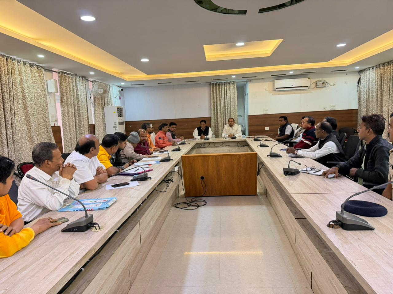 ତୀର୍ଥରାଜ ମହୋଦଧୀ ଆରତୀର ୨୦ତମ ବାର୍ଷିକ ମହୋତ୍ସବ ସମ୍ପର୍କରେ  ଗୋବର୍ଦ୍ଧନ ମଠ ଏବଂ ଜିଲ୍ଲା ପ୍ରଶାସନ ମଧ୍ୟରେ ସମନ୍ବୟ ବୈଠକ ।