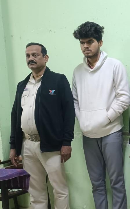 କ୍ରିକେଟ ବ୍ୟାଟରେ ଆକ୍ରମଣ, ଜଣେ ଗିରଫ 