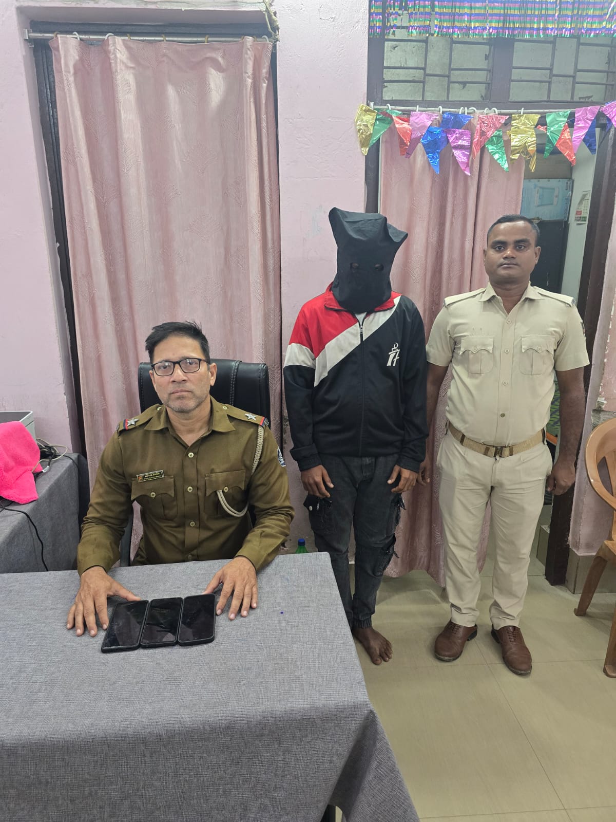 ମୋବାଇଲ ଚୋରି ଅଭିଯୋଗ, ଜଣେ ଗିରଫ 