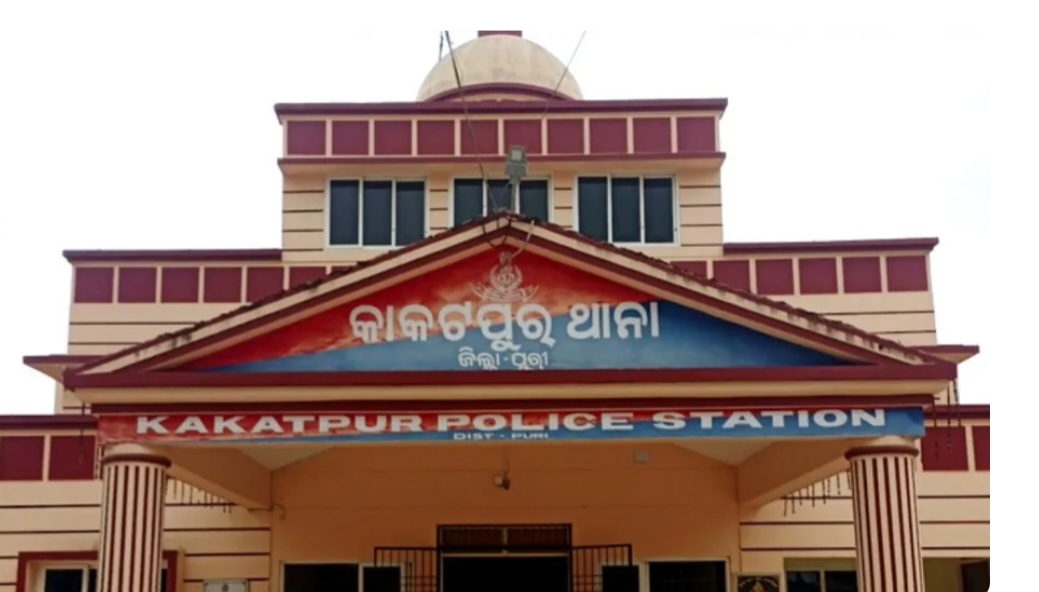 ପତ୍ନୀଙ୍କୁ ମାଡ଼ ମାରି ରାସ୍ତାରେ ଚଳାଇ ନେବା ଘଟଣା : ସ୍ବାମୀ ଗିରଫ