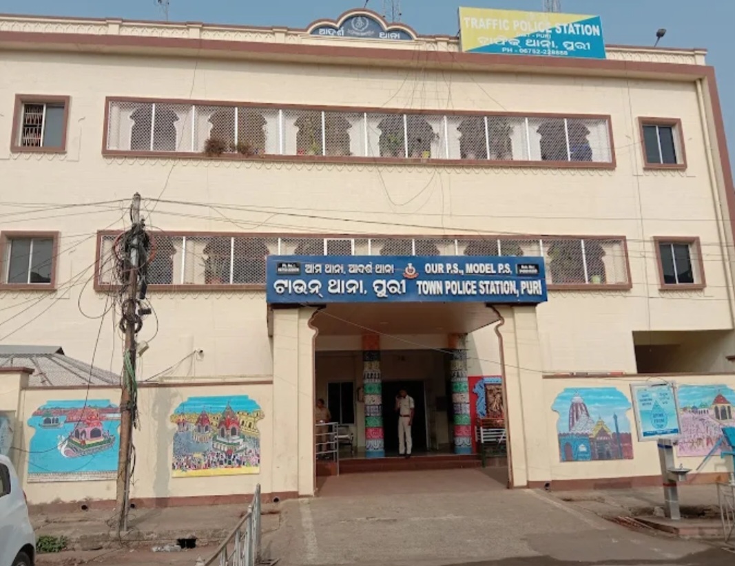 ପର୍ଯ୍ୟଟକଙ୍କୁ ଶଙ୍ଖରେ ଆକ୍ରମଣ କରି  ଜେଲ୍ ଗଲା ଦୋକାନୀ