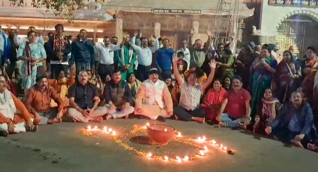 ମହାପ୍ରଭୁ ଙ୍କ ଦର୍ଶନ ଲାଗି ପୁରୀ ବାସି ଙ୍କ ଶାନ୍ତିପୂର୍ଣ ପ୍ରତିବାଦ l